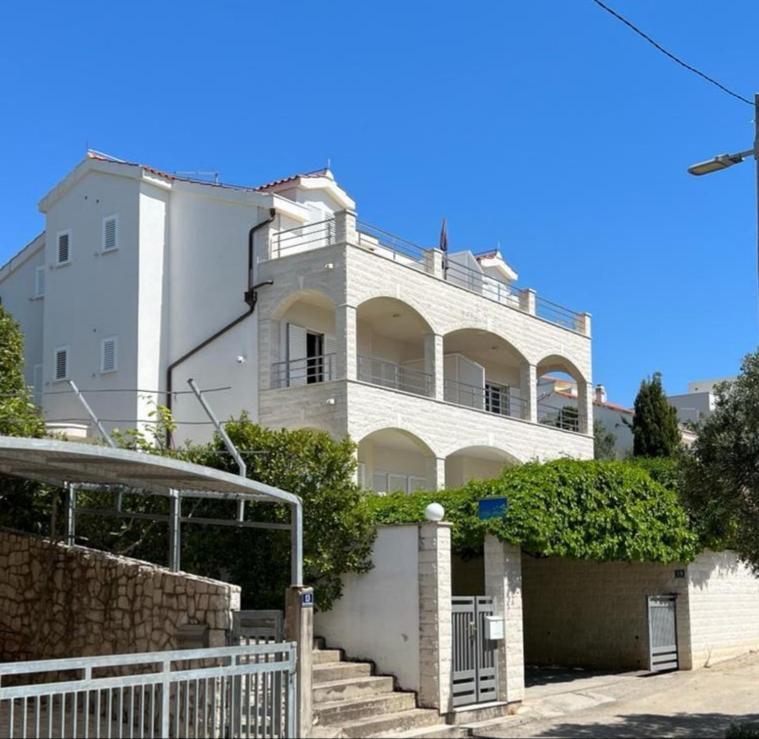 Villa Marta Apartmani Trogir Eksteriør bilde