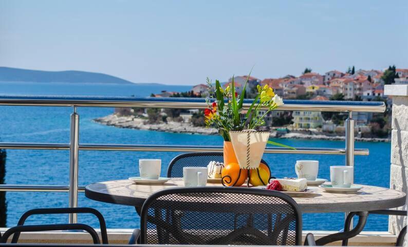 Villa Marta Apartmani Trogir Eksteriør bilde
