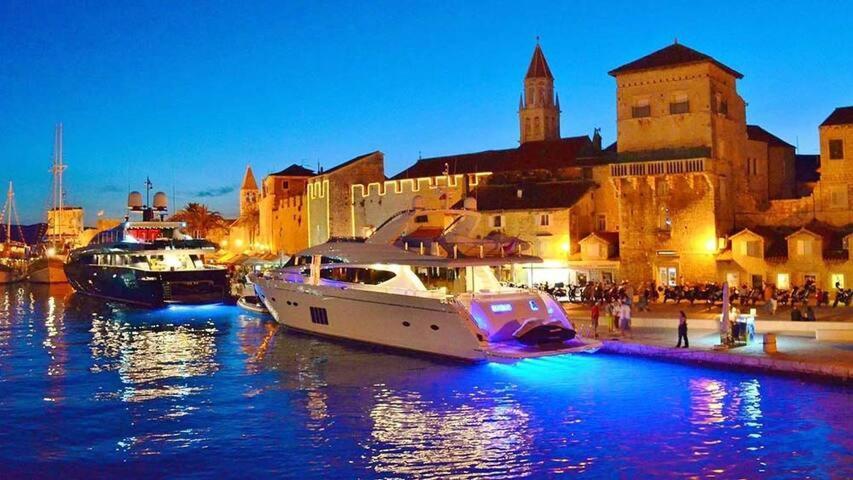 Villa Marta Apartmani Trogir Eksteriør bilde
